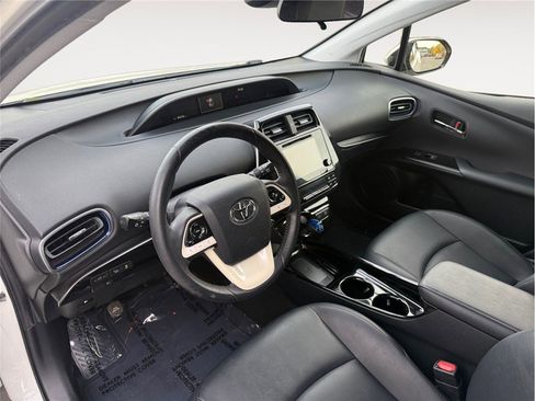 Used 2017 Toyota Prius Three Touring image 10