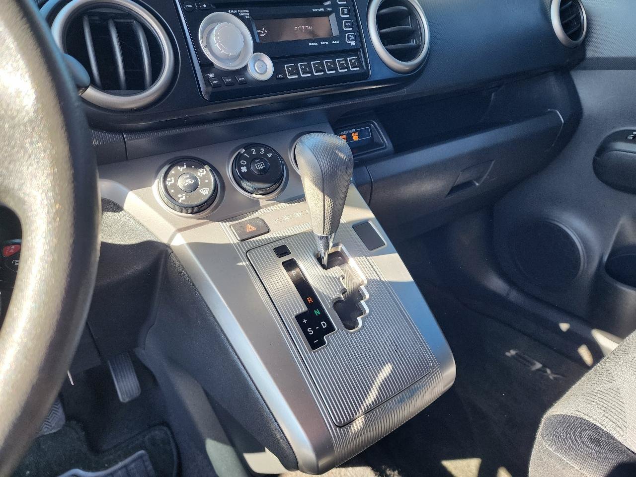 Used 2011 Scion xB FWD image 17