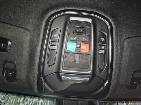 Used 2024 Jeep Grand Cherokee Limited AWD/4WD image 21