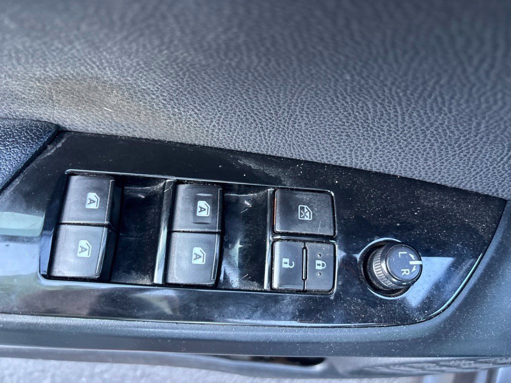 Used 2016 Toyota Prius Three Touring FWD image 17