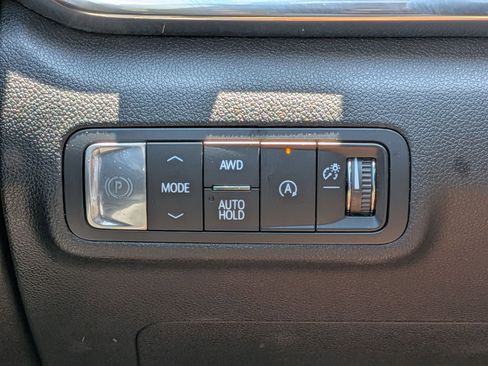Used 2025 GMC Terrain Elevation AWD/4WD image 17