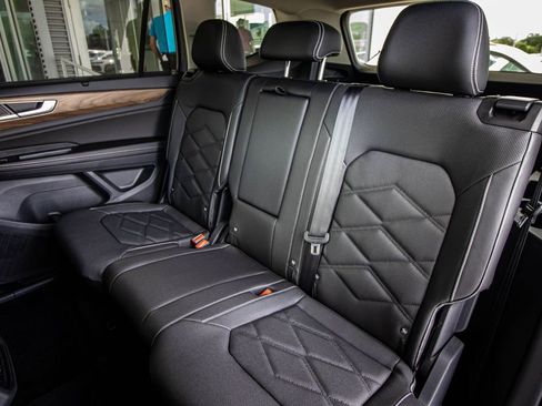 New 2026 Volkswagen Atlas SE FWD image 30