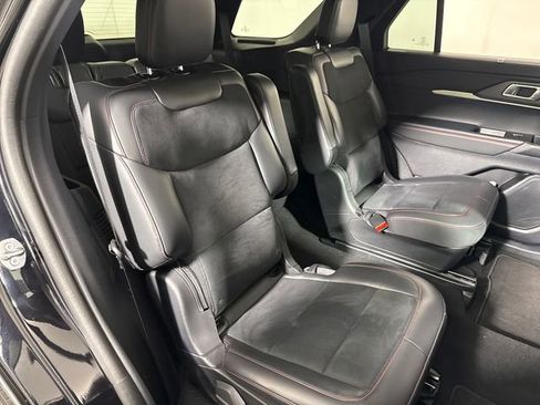 Used 2025 Ford Explorer ST AWD/4WD image 15