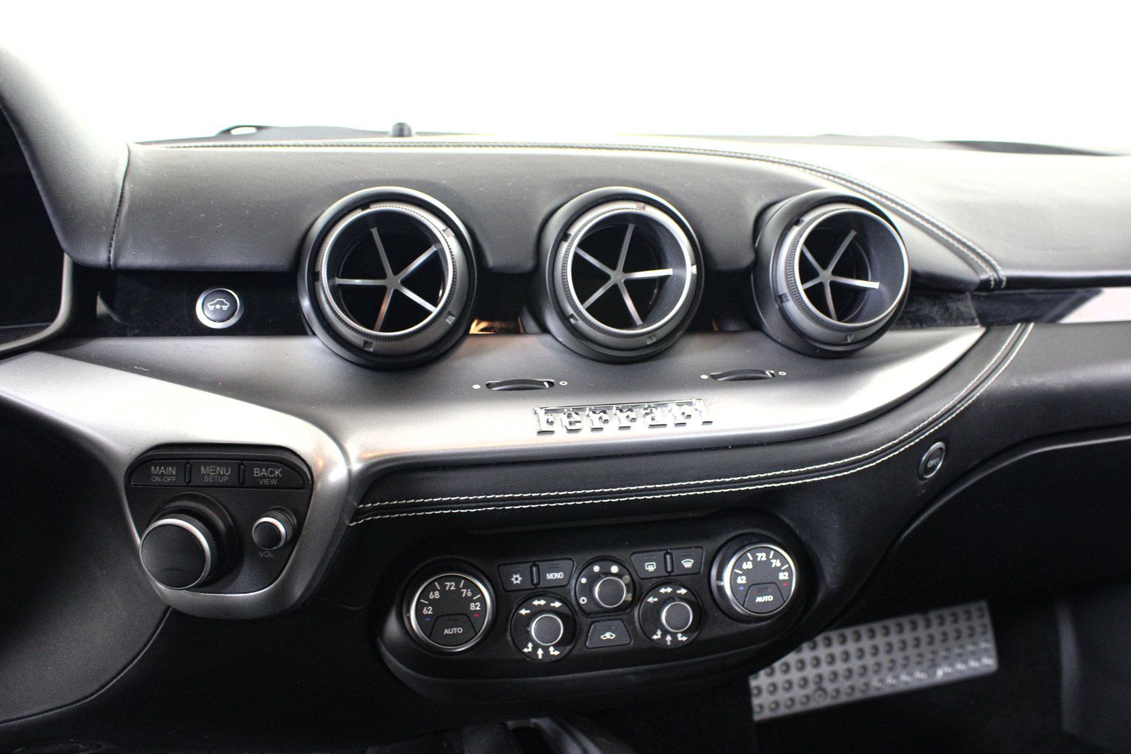 Used 2015 Ferrari F12 Berlinetta RWD image 39
