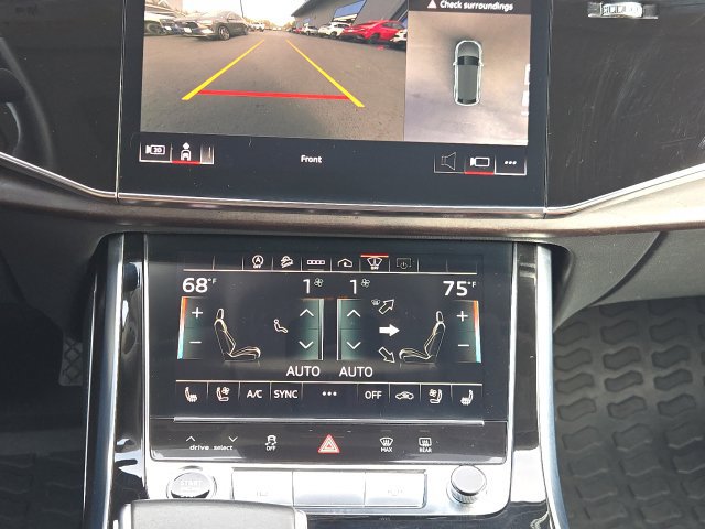 Used 2022 Audi Q8 Prestige w/ Prestige Package AWD/4WD image 3