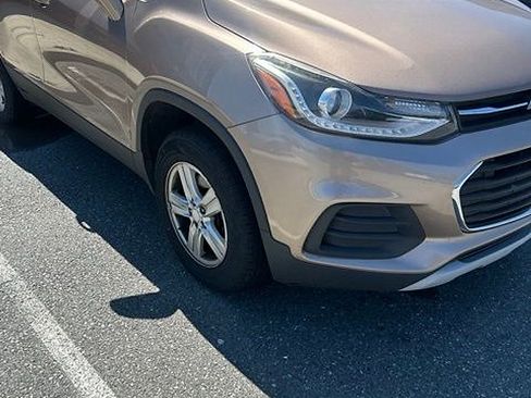 Used 2018 Chevrolet Trax LT AWD/4WD image 1