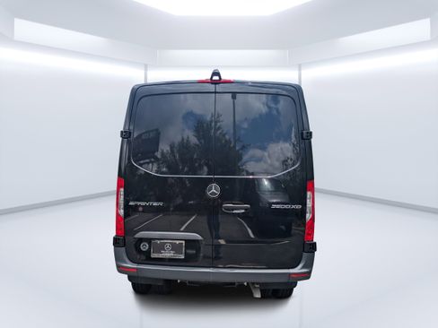 Used 2024 Mercedes-Benz Sprinter 3500 image 4