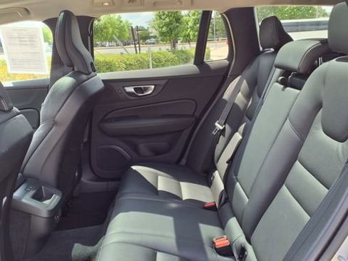 Certified 2025 Volvo V60 B5 Cross Country Plus AWD/4WD image 17