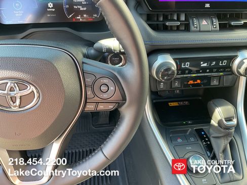 Used 2025 Toyota RAV4 XSE w/ Advanced Technology Package AWD/4WD image 31
