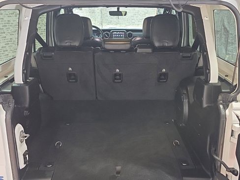 Used 2022 Jeep Wrangler Unlimited Sahara image 19