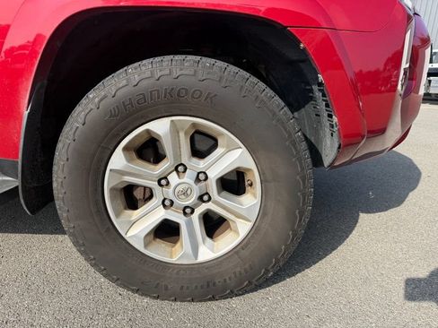 Used 2016 Toyota 4Runner SR5 Premium AWD/4WD image 4
