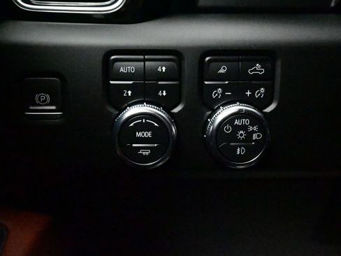 Used 2023 GMC Sierra 1500 Denali Ultimate image 12