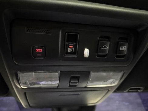 Used 2020 Nissan Titan Platinum Reserve w/ Moonroof Package image 24