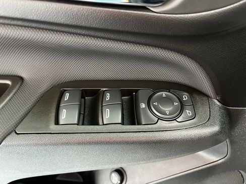 Used 2023 Chevrolet Equinox RS FWD image 29