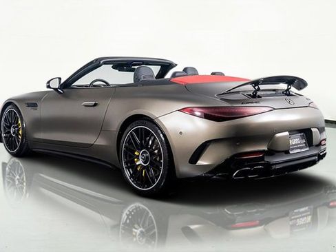 Used 2022 Mercedes-Benz SL 63 AMG 4MATIC w/ AMG Aerodynamic Package image 11