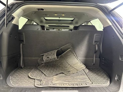 Used 2017 Chevrolet Traverse Premier FWD image 32