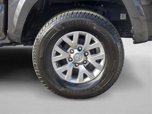 Used 2018 Toyota Tacoma SR5 image 23