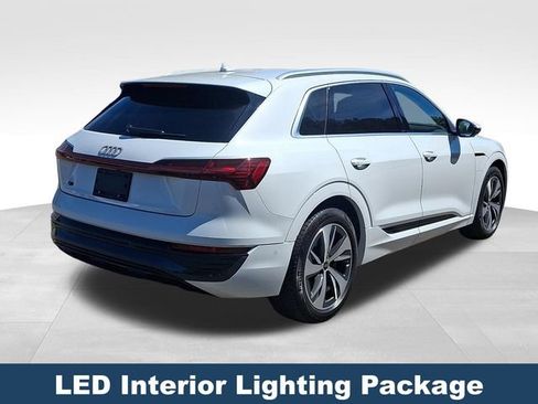 Used 2024 Audi Q8 e-tron Premium Plus w/ Premium Plus Package AWD/4WD image 7