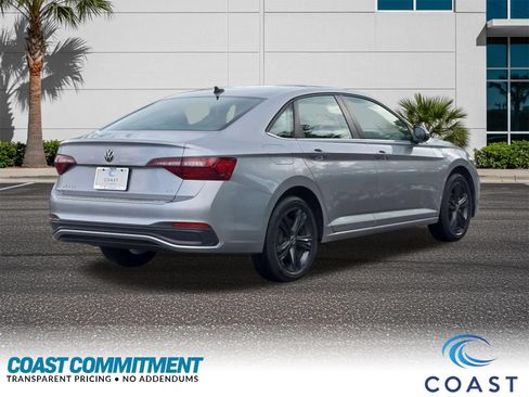Used 2023 Volkswagen Jetta SE FWD image 6