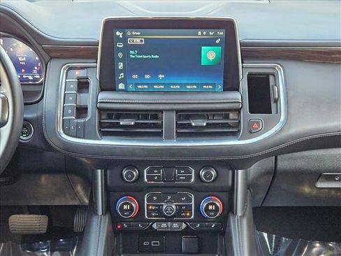 Used 2024 Chevrolet Suburban LT image 13