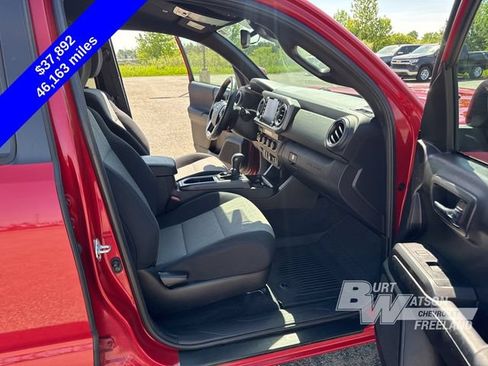 Used 2022 Toyota Tacoma TRD Sport AWD/4WD image 34