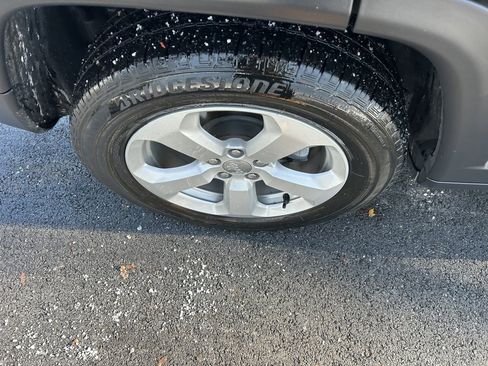 Used 2021 Jeep Compass Latitude w/ Sun and Sound Group image 16