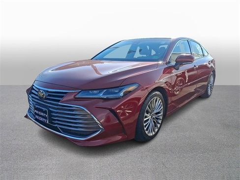 Used 2019 Toyota Avalon Limited image 1