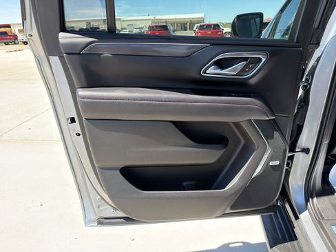 Used 2023 Chevrolet Suburban RST w/ Luxury Package AWD/4WD image 19