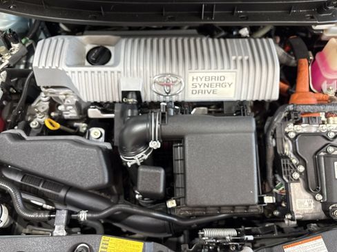 Used 2015 Toyota Prius Four FWD image 25