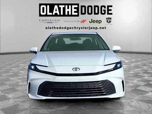 Used 2025 Toyota Camry LE image 29