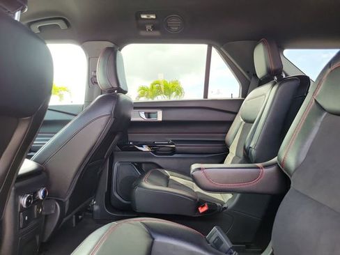 Certified 2024 Ford Explorer ST-Line w/ Class IV Trailer Tow Package image 9