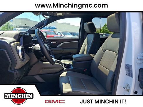 Used 2024 Chevrolet Colorado ZR2 w/ ZR2 Convenience Package III AWD/4WD image 14