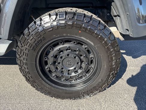 Used 2020 Jeep Gladiator Overland image 33