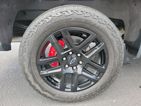 Used 2023 Chevrolet Silverado 1500 LT Trail Boss w/ LT Trail Boss Premium Package AWD/4WD image 10