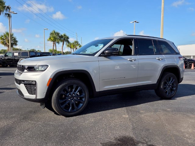 New 2026 Jeep Grand Cherokee Limited AWD/4WD image 4