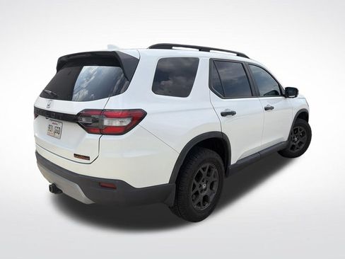 Used 2023 Honda Pilot TrailSport image 7