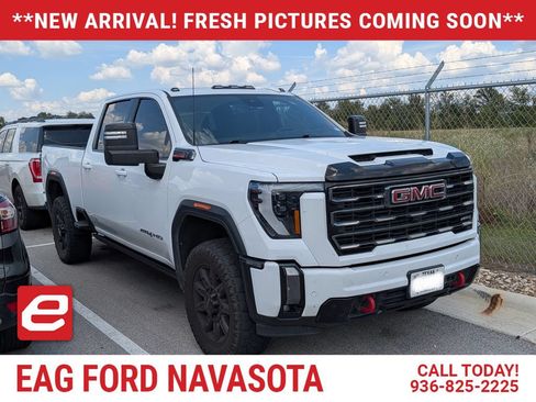 Used 2024 GMC Sierra 2500 AT4 w/ AT4 Premium Plus Package AWD/4WD image 1