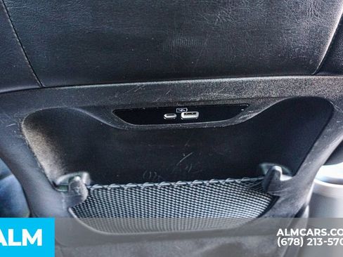 Used 2023 Chrysler Pacifica Touring-L image 34