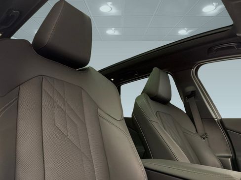 Used 2025 BMW X3 xDrive30i w/ Convenience Package image 15