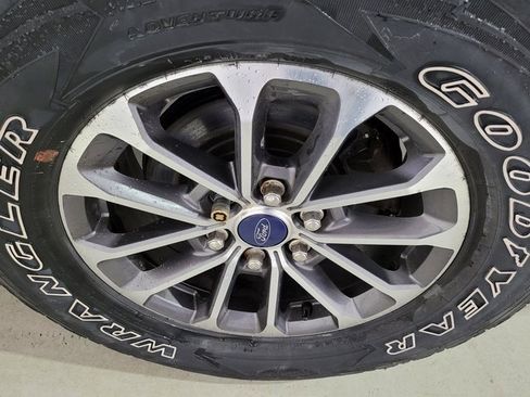 Used 2020 Ford F150 XLT w/ Equipment Group 302A Luxury image 26