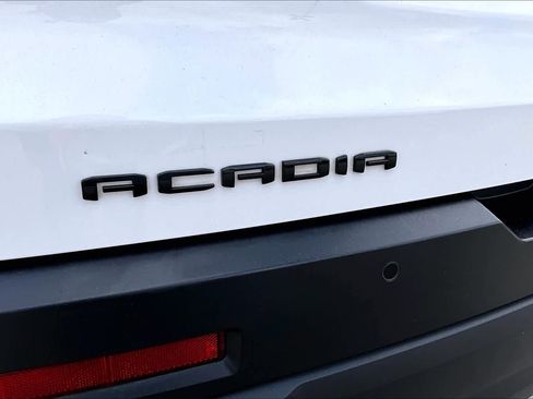 Used 2021 GMC Acadia SLE w/ Driver Convenience Package image 30