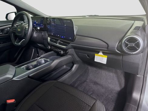 Used 2025 Chevrolet Equinox EV LT image 29