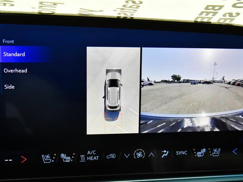 Used 2024 Chevrolet Equinox EV LT FWD image 23
