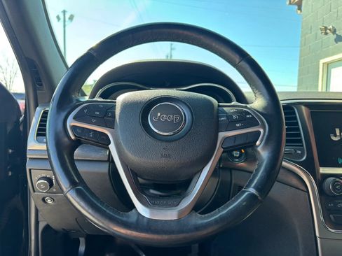 Used 2017 Jeep Grand Cherokee Altitude image 20
