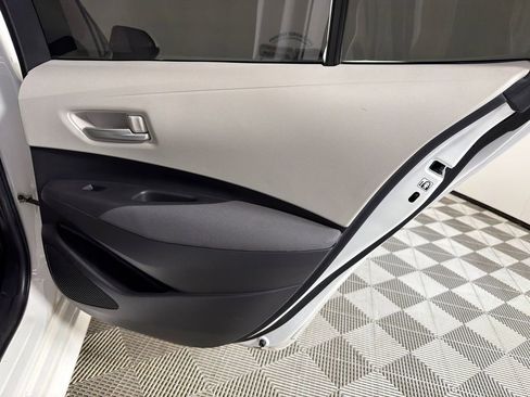 Used 2020 Toyota Corolla LE image 16