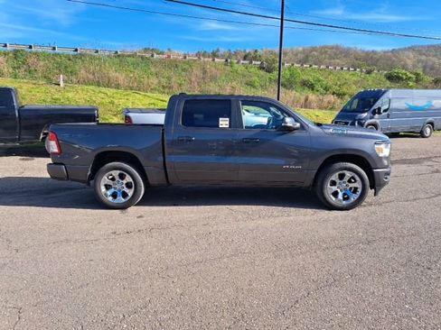 Used 2022 RAM 1500 Big Horn AWD/4WD image 4