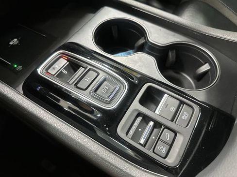 Used 2025 Honda Pilot EX-L image 25