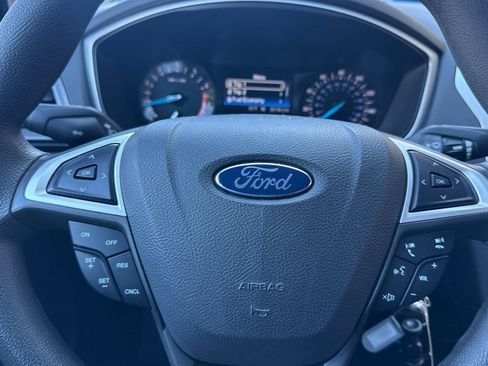 Used 2014 Ford Fusion SE image 21