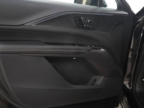 Used 2025 Cadillac Lyriq Luxury w/ LPO, Floor Liner Package AWD/4WD image 19