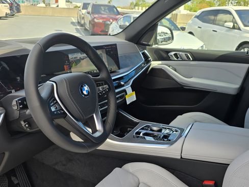 New 2026 BMW X5 xDrive50e image 14